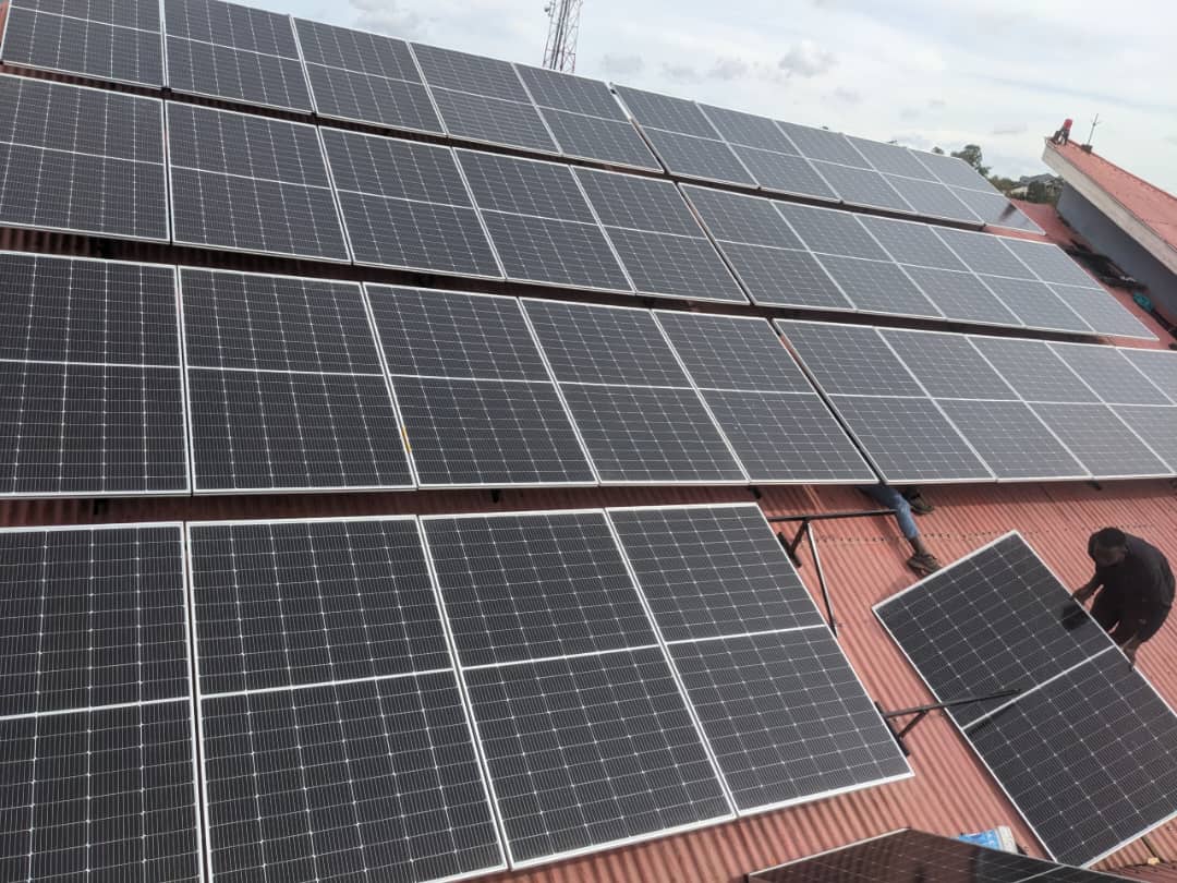 Système Solaire Hybride Bureau Save The Children Bunia